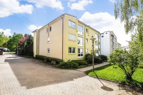 Hausansicht - Großzügige 4,5-Zimmer-Wohnung mit Balkon, 2 Bädern & Garage in ruhiger Lage von Sulgen