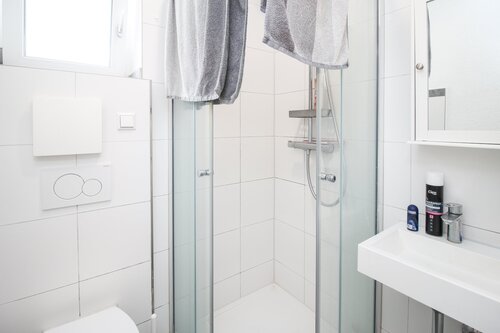Bad - 1 Zimmer Etagenwohnung in Oberndorf