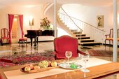 Eingangsbereich / Foyer des Hauptgebäudes Nr. 22 - Exklusives Anwesen im Schwarzwald - Ihr Traumprojekt für Gesundheit & Erholung
