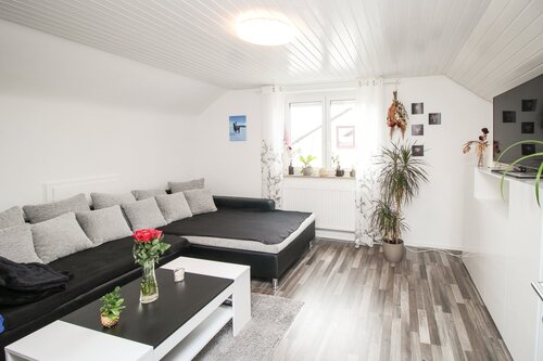 Wohnzimmer DG - Mehrfamilienhaus für Selbstnutzer und Kapitalanleger inkl. Garagen!