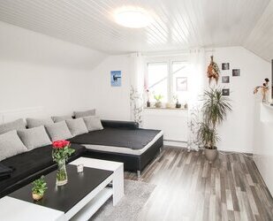 Mehrfamilienhaus für Selbstnutzer und Kapitalanleger inkl. Garagen! - Hardt