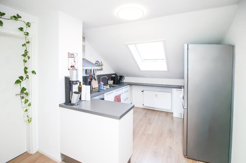 Küche - 2 Zimmer Dachgeschoßwohnung in Oberndorf
