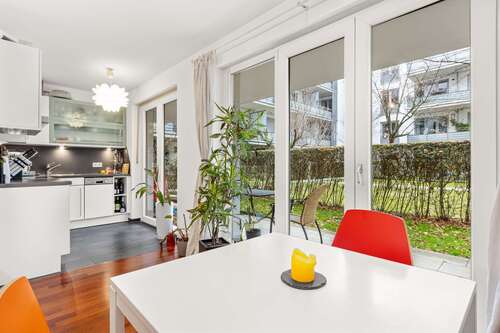 Kochen/Essen m. Blick ins Grün - 2 Zimmer Terrassenwohnung in München