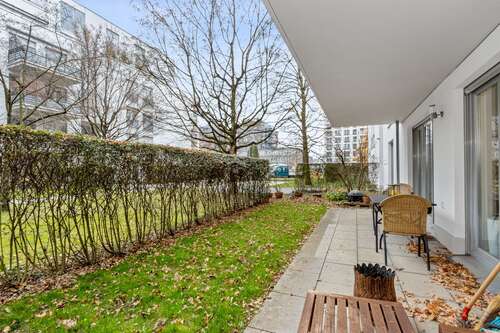 Privatgarten mit gr. Terrasse - Terrassenwohnung mit 67,33 m&sup2; in München zum Kaufen