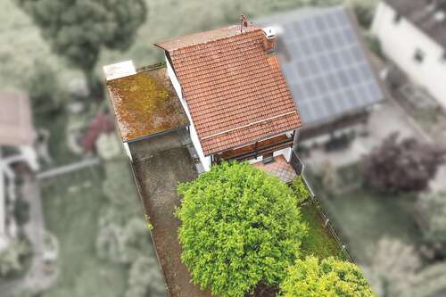 Luftaufnahme aus Westen - 6 Zimmer Doppelhaushälfte in Neuching