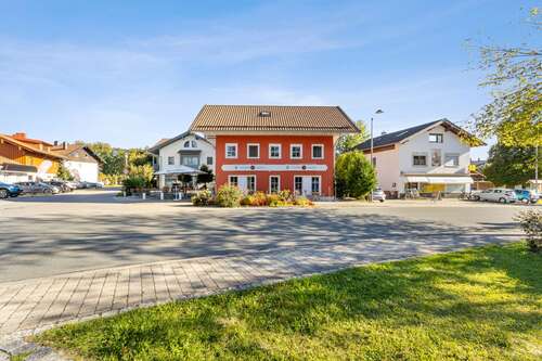 Außenansicht - 8 Zimmer Mehrfamilienhaus, Wohnhaus in Übersee