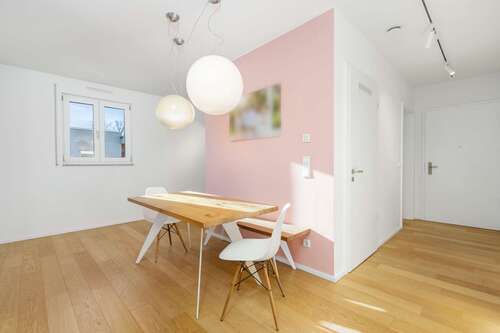 Blick zum Eingangsbereich - 