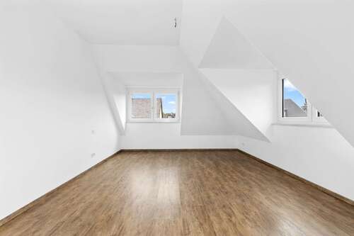 Helles Schlafzimmer... - 2 Zimmer Dachgeschoßwohnung in München