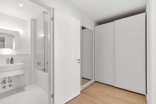 Flur mit Schranknische - 