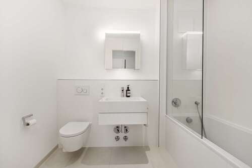 Helles Badezimmer - 