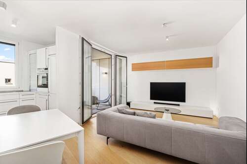 mit Zugang zur Südwest-Loggia - 2 Zimmer Appartement in München