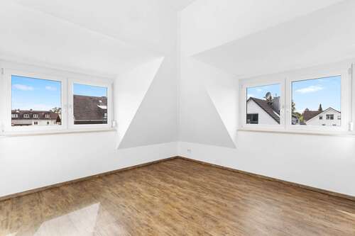 ..mit Platz für Homeoffice - Dachgeschoßwohnung mit 72,00 m&sup2; in München zum Kaufen