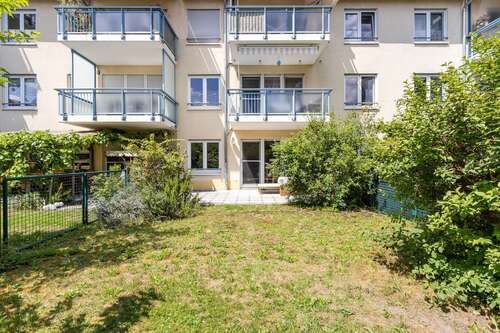 Terrasse - Gartenwohnung mit 2 TG-Stellplätzen in Germering