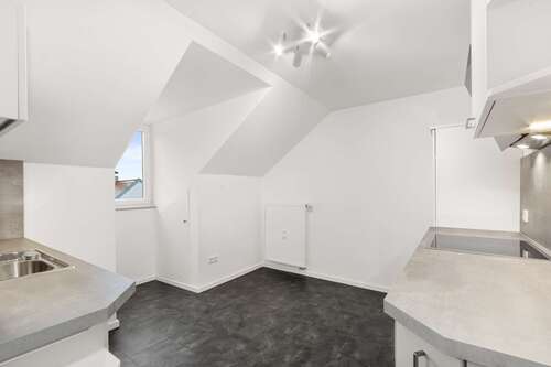 Wohnküche - 2 Zimmer Dachgeschoßwohnung in München