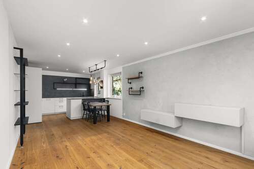 Geräumiger Wohn-/Essbereich - 3 Zimmer Hochparterre in München