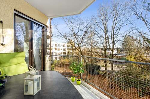 überdachter Südbalkon - Appartement mit 90,40 m² in Zorneding zur Miete