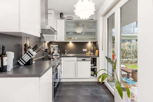 Moderne Einbauküche - Terrassenwohnung mit 67,30 m² in München zum Kaufen