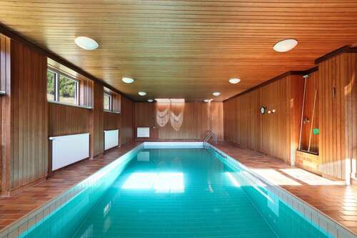 Schwimmbad & Sauna im Haus - 