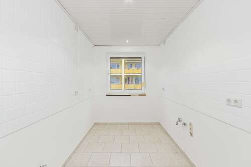 Küche - Hochparterre mit 78,00 m² in Emmering zur Miete