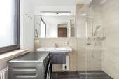 Modernisiertes Badezimmer - 