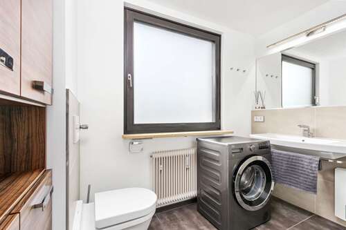 Mit Tageslicht & WM-Anschluss - 