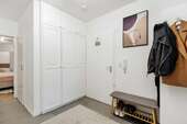 Diele mit Einbauschrank - 
