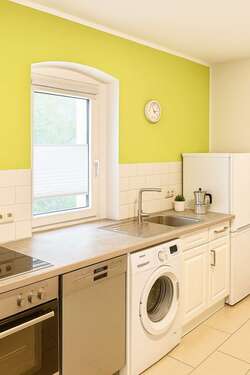 Große lichtdurchflutete Küche - 