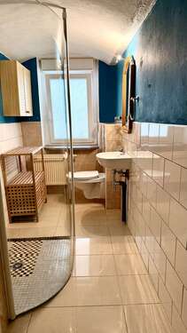 Badezimmer inkl. Dusche und WC - 