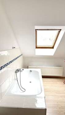 Badezimmer inkl. Badewanne - 
