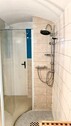 Duschwand im Badezimmer - 