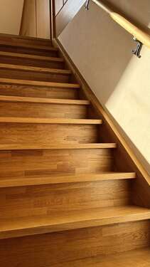 Echtholztreppe Hauptwohnung - 