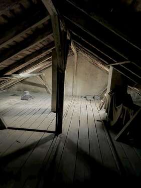 Ausbaufähiger Dachboden - 