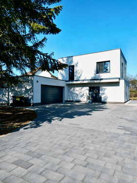 Ihr neues Zuhause in Top-Lage von Cottbus! - „Neubau trifft Effizienz – exklusives Einfamilienhaus in Kiekebusch“