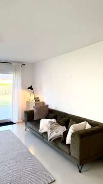 Lichtdurchflutetes Wohnzimmer - 