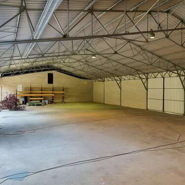 Lagerhalle - Gewerbeobjekt (Büro, Produktion, Verkauf) in Cottbus