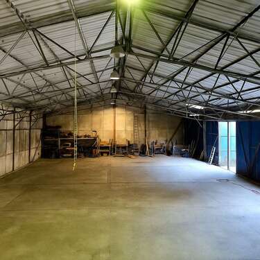 Lagerhalle Innenaufnahme - Gewerbeobjekt (Büro, Produktion, Verkauf) in Cottbus zum Kaufen