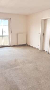 Großzügiges Wohnzimmer - 