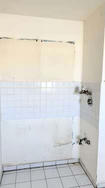 Renovierungsbedürftige Küche - 