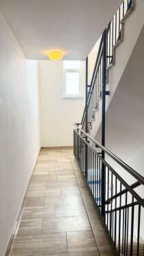 Lichtdurchflutetes Treppenhaus - 