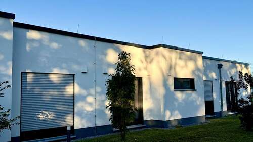 Seitenansicht Gebäudekomplex - 