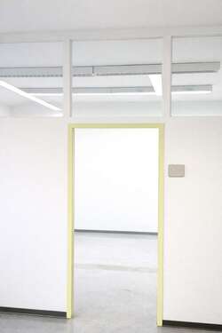 Durchgang Wartezimmer zum Empfangsbereich - 