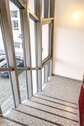 Lichtdurchflutetes sauberes Treppenhaus - 