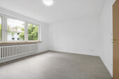 Wohnzimmer mit Balkon - 