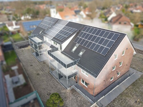 Luftansicht - 4 Zimmer Dachgeschoßwohnung zur Miete in Ganderkesee