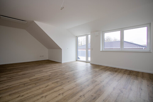 Wohnzimmer - Dachgeschoßwohnung mit 140,00 m&sup2; in Ganderkesee zur Miete