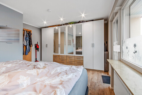 Schlafzimmer mit Balkon - 