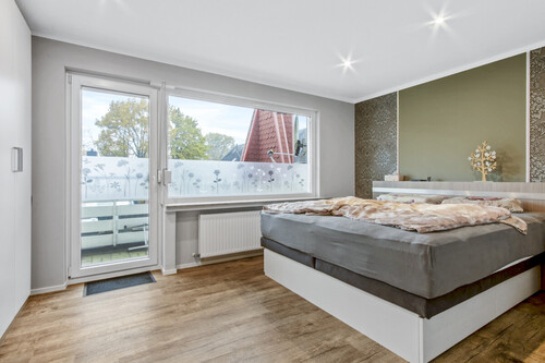 Schlafzimmer mit Balkon - 