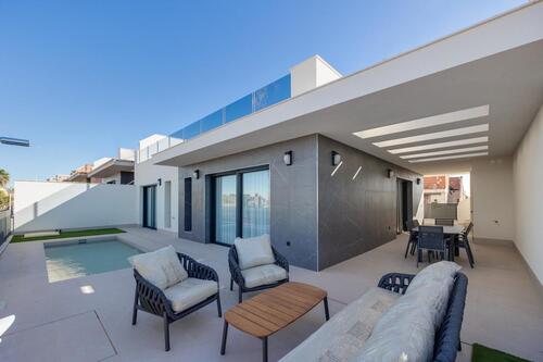 Foto - Villa in Torrevieja - 595.000,00&nbsp;EUR Kaufpreis, ca.&nbsp; 141,00&nbsp;m&sup2;