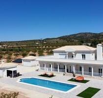 Villa in Pinoso - 611.000,00&nbsp;EUR Kaufpreis, ca.&nbsp; 270,00&nbsp;m&sup2; in Pinoso (PLZ: )