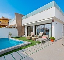 Villa in Pilar de la Horadada - 445.000,00 EUR Kaufpreis, ca.  100,00 m² in Pilar de la Horadada (PLZ: )